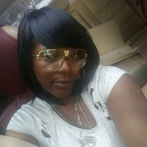 Meet your Posher, Latasha